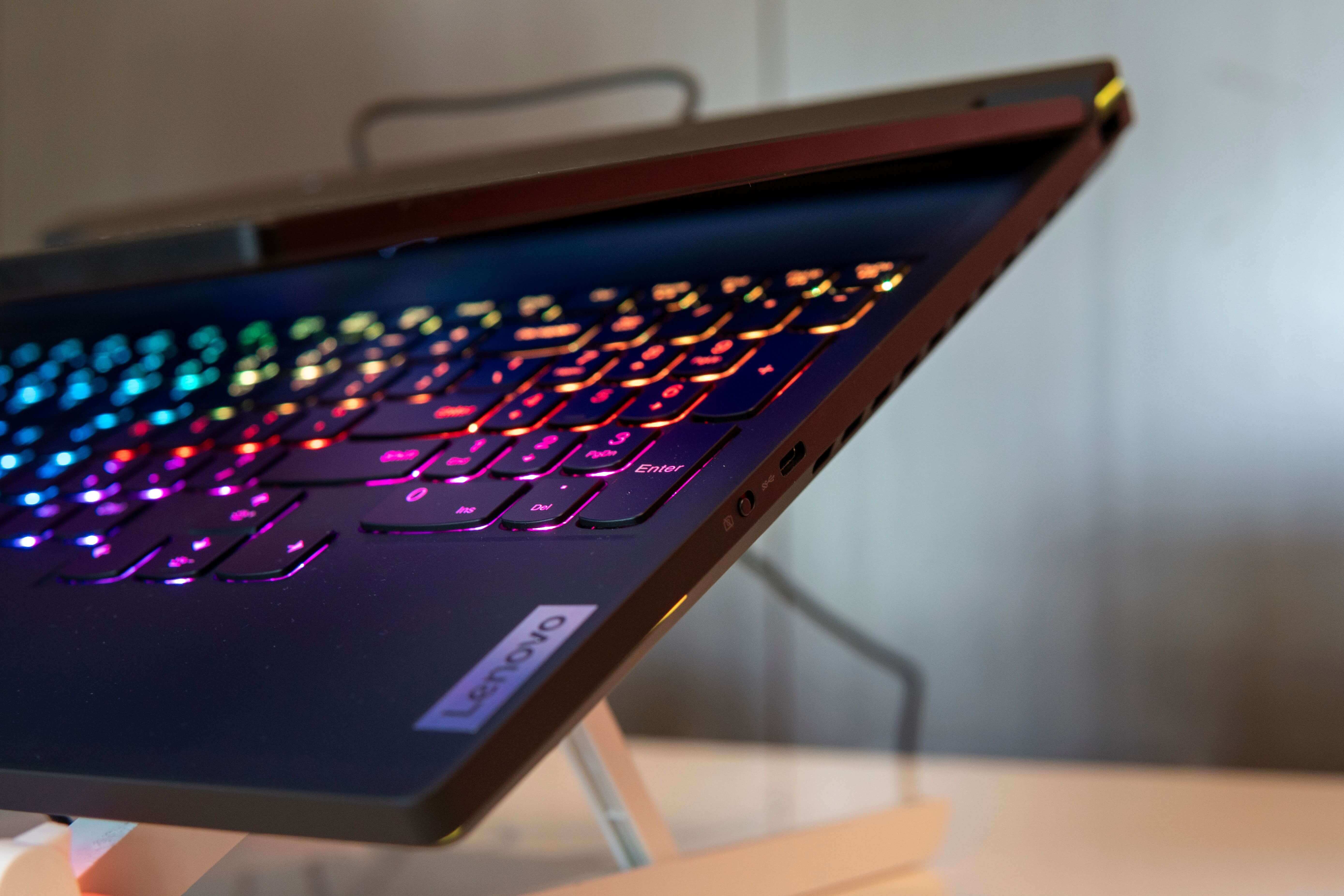 laptop-lifted