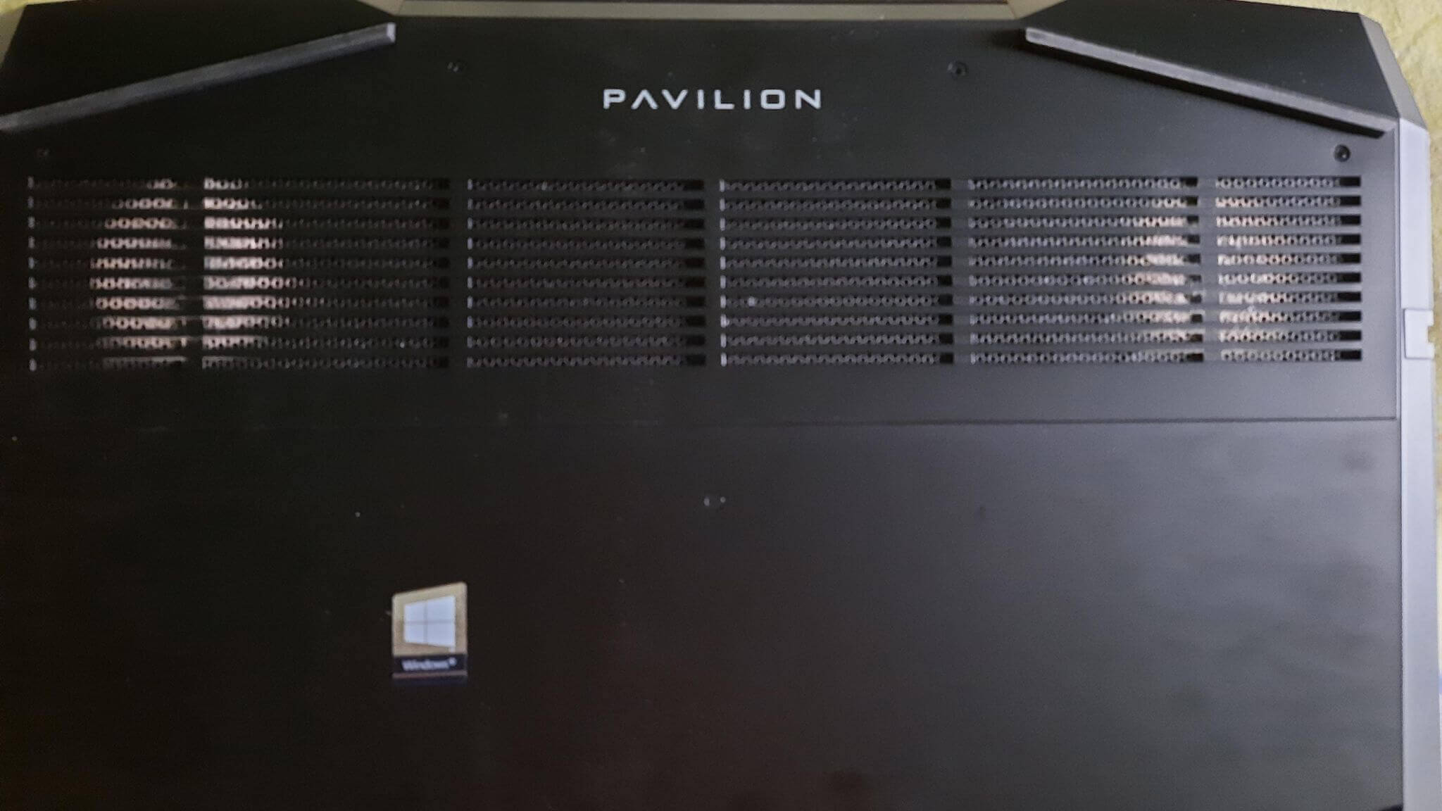 laptop-with-dust