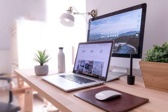 كيف تدير وتنمي أعمالك خلال فترة العمل عن بُعد؟